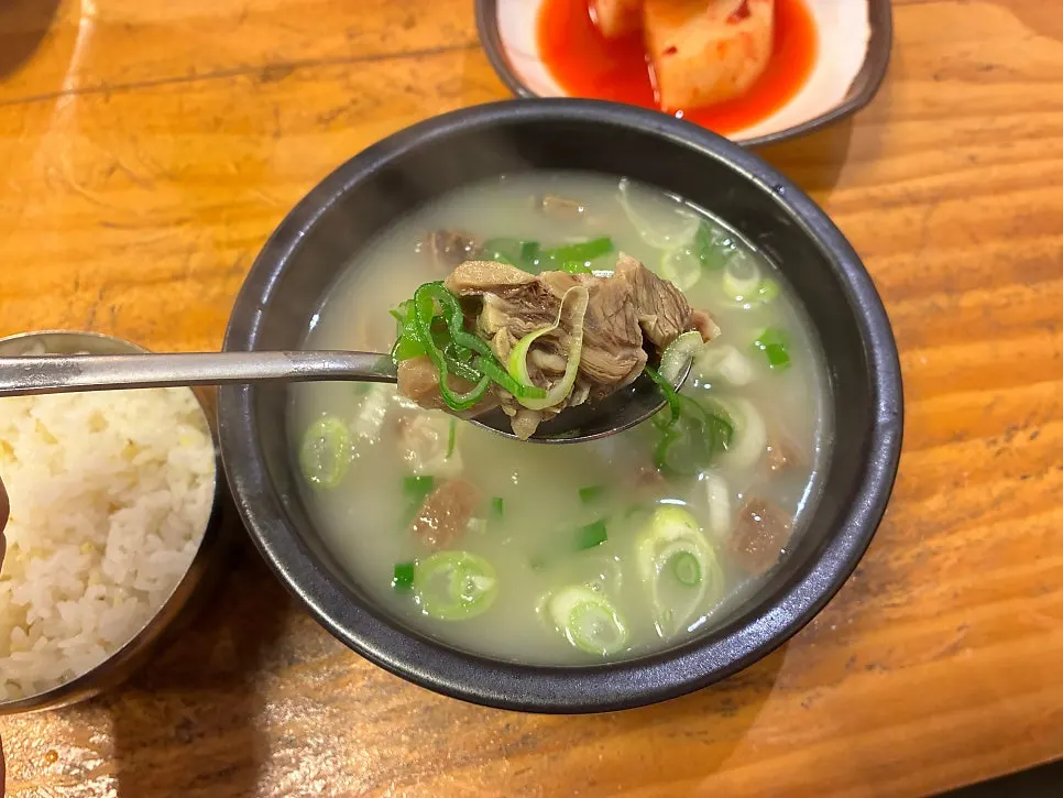 Rice mixed into Hanwoojang's gukbap