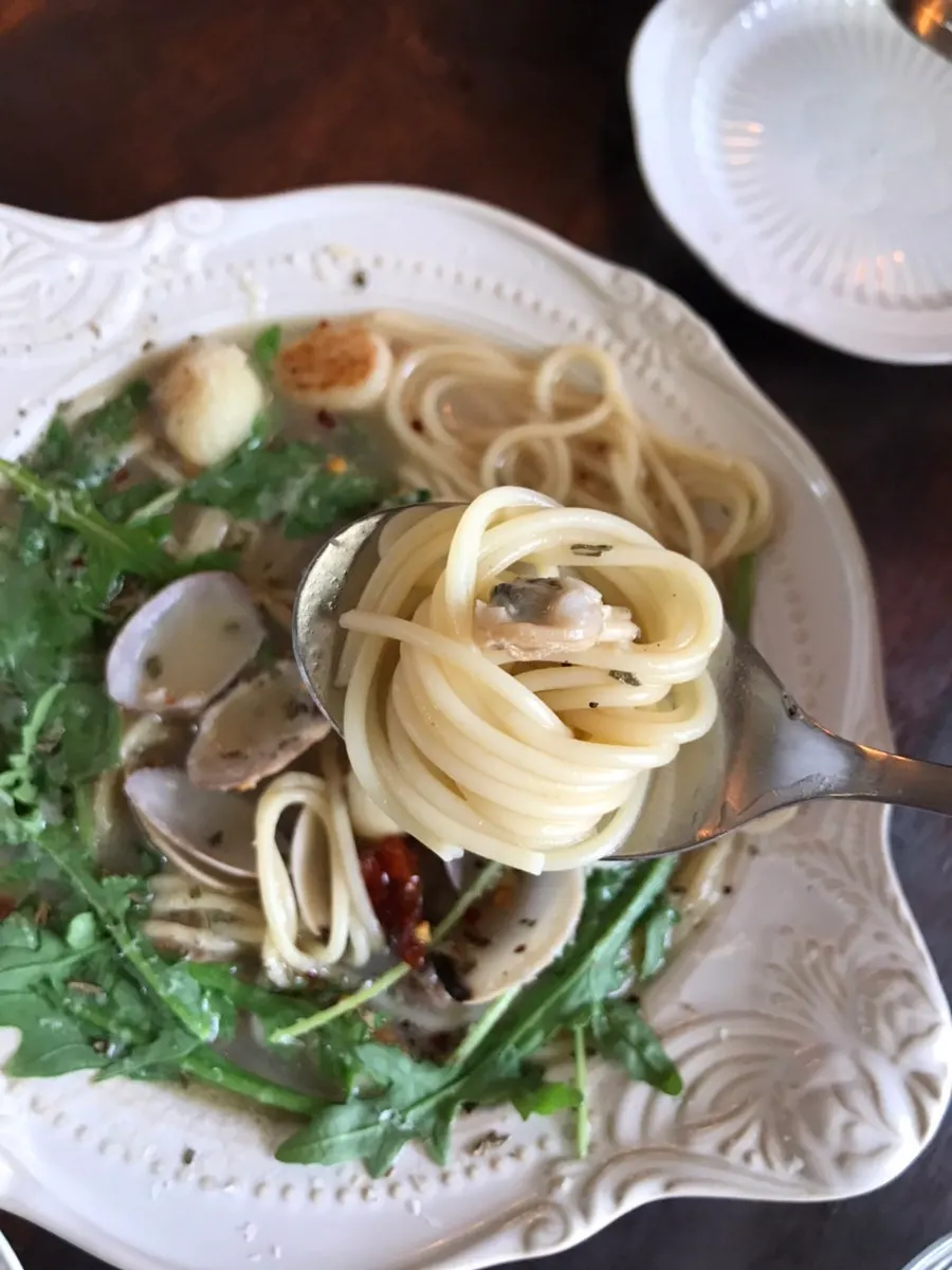 Clam pasta with clear broth