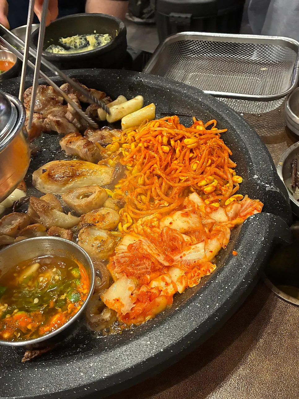 고기 기름이 밴 고사리와 가래떡