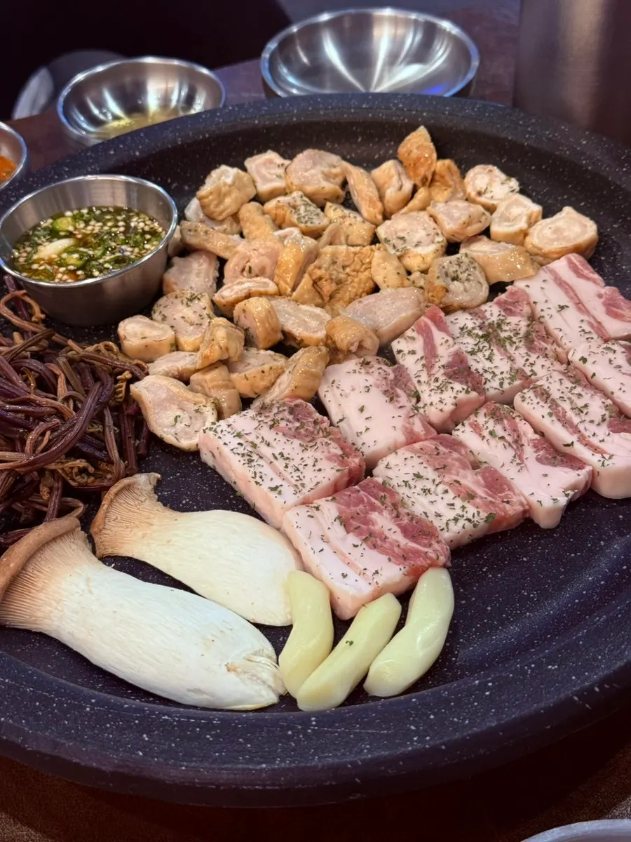 삼겹살과 막창 섞어한판