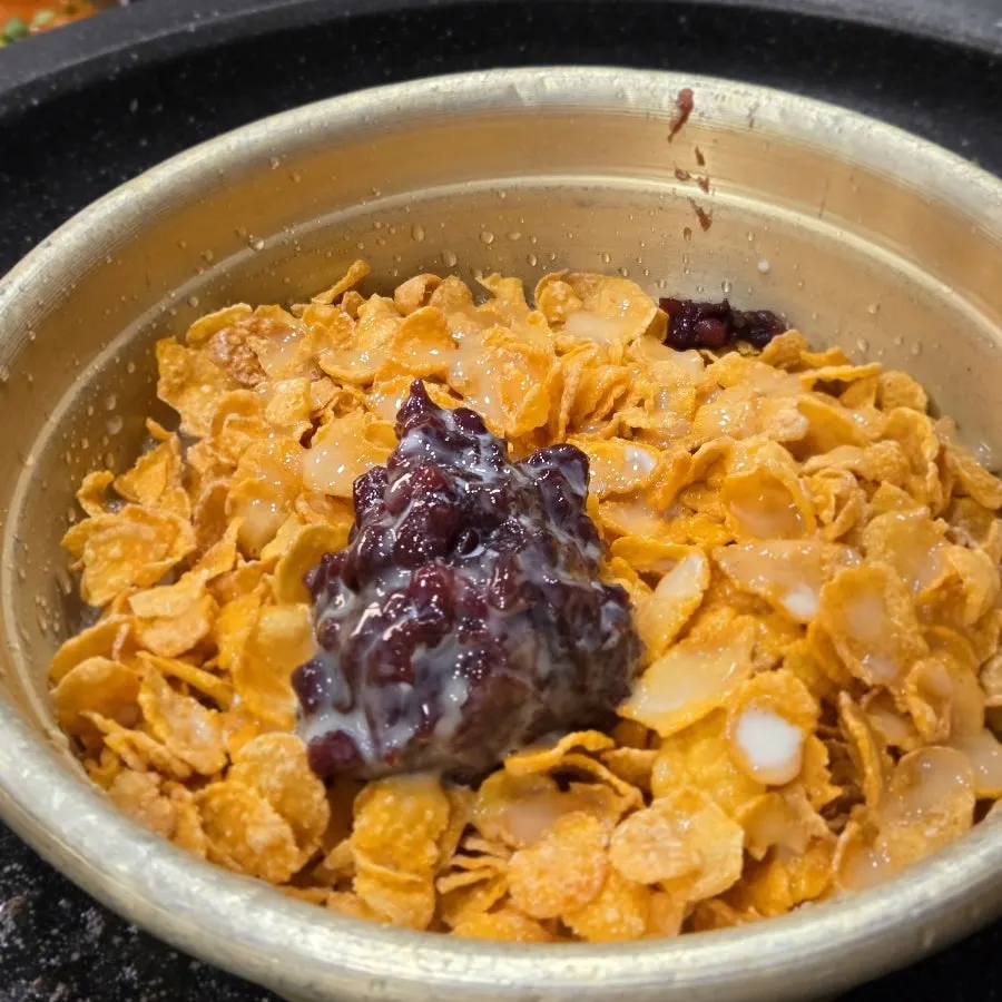 Free red bean bingsu to finish the meal