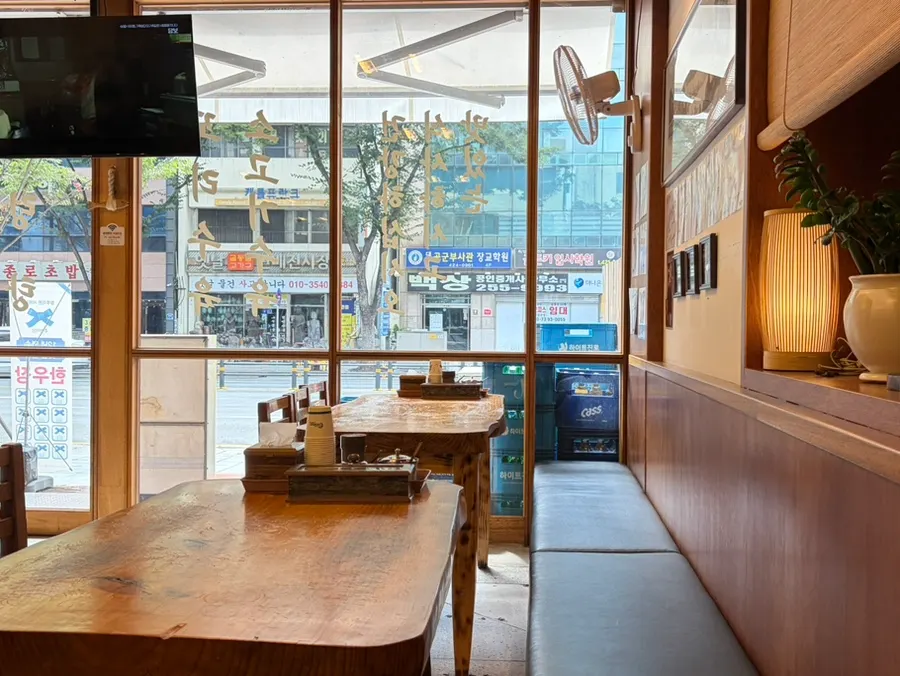 Old-school interior tables at Hanwoojang