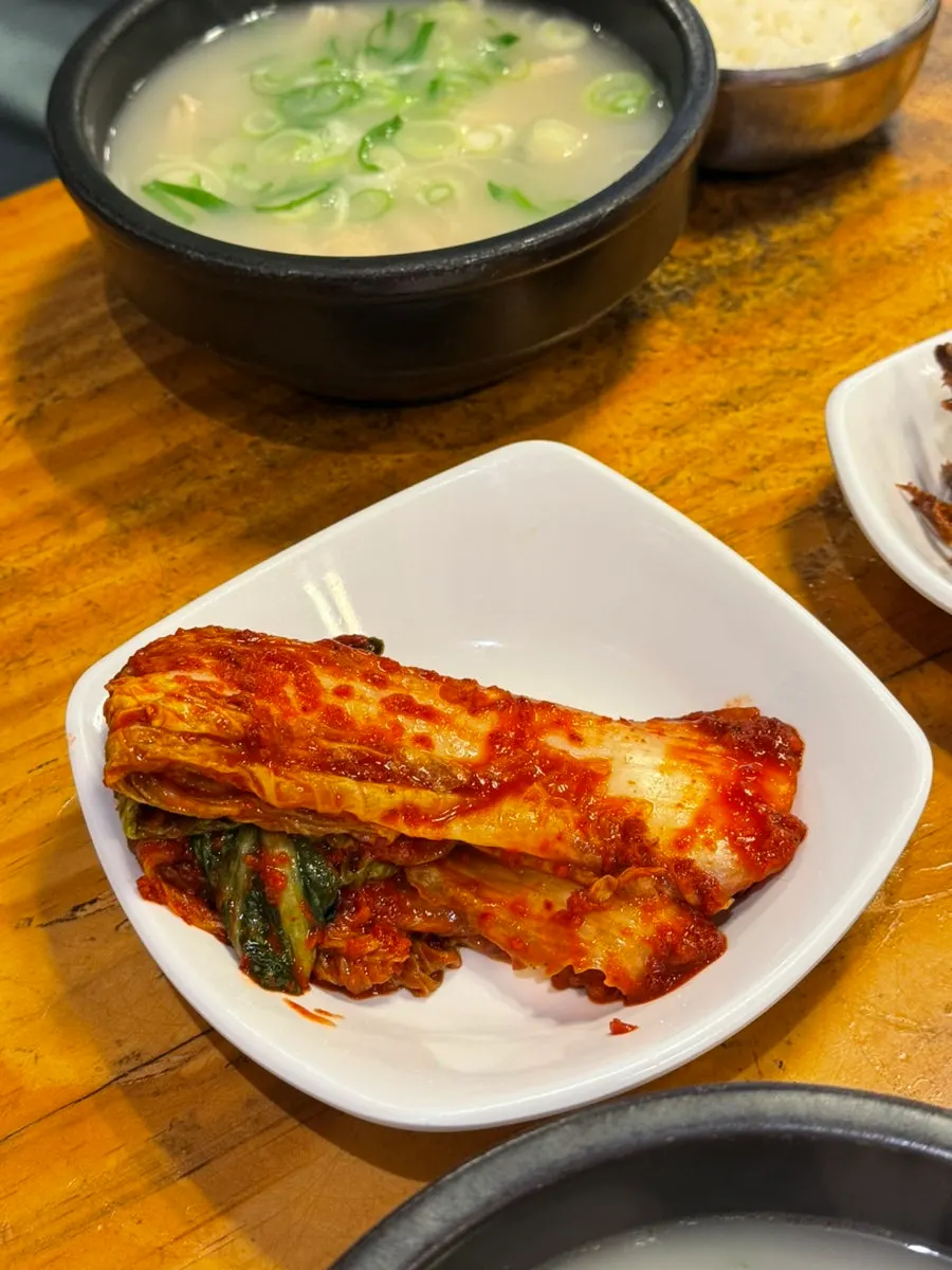 A bowl of Hanwoojang's yangtang (tripe soup)