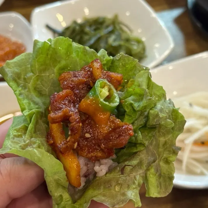 Fire-grilled squid and pork stir-fry with extra rice
