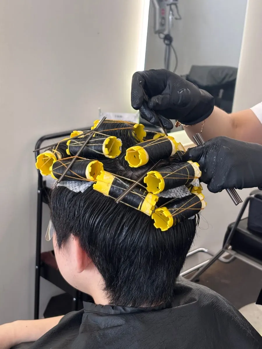 Shampoo process after the leaf perm service