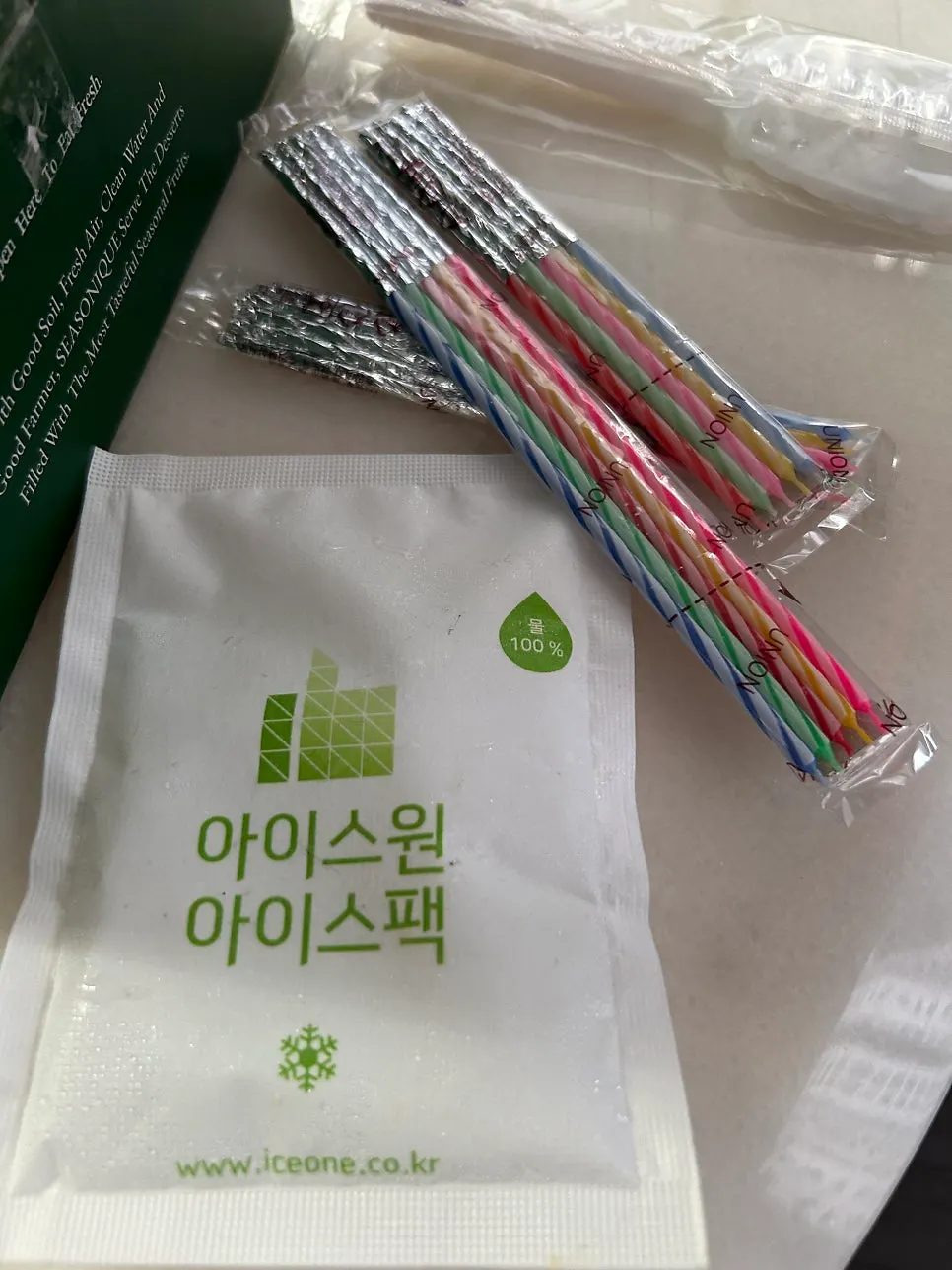 좋은 상태로 포장된 망고 케이크