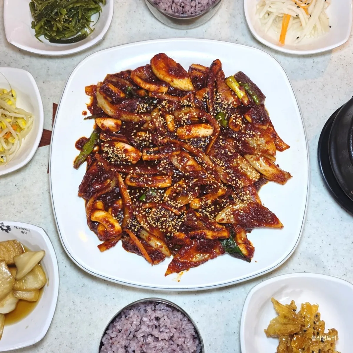 Mild seasoned seaweed stem side dish