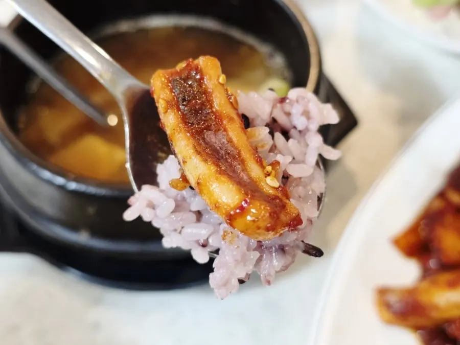 Stir-fried squid with a smoky flavor