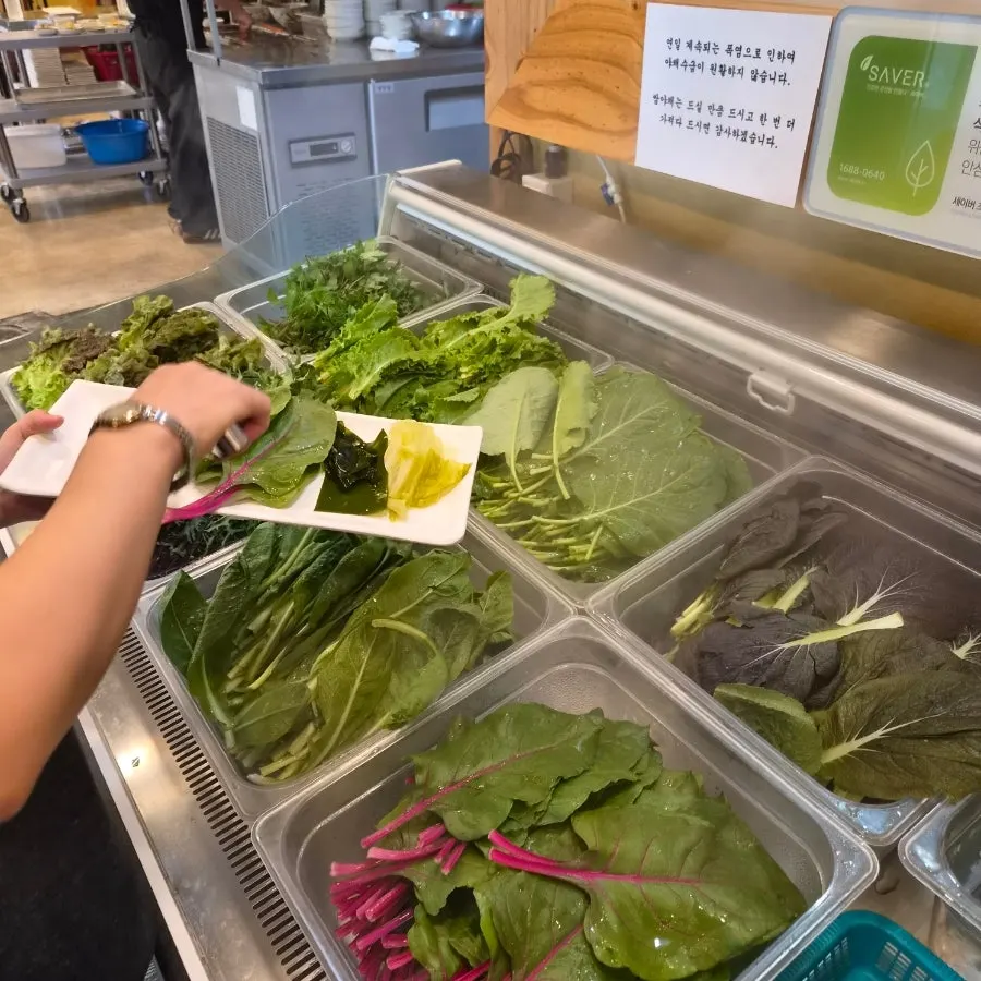 Self-serve wrap-vegetable bar