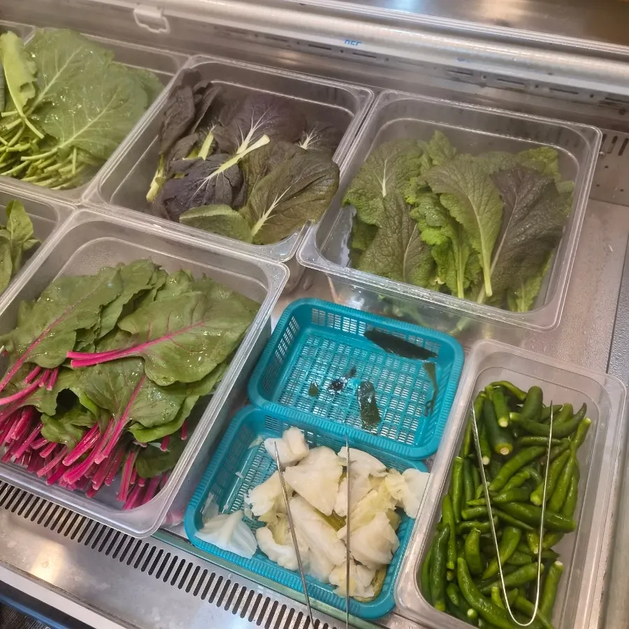 Several varieties of wrap vegetables