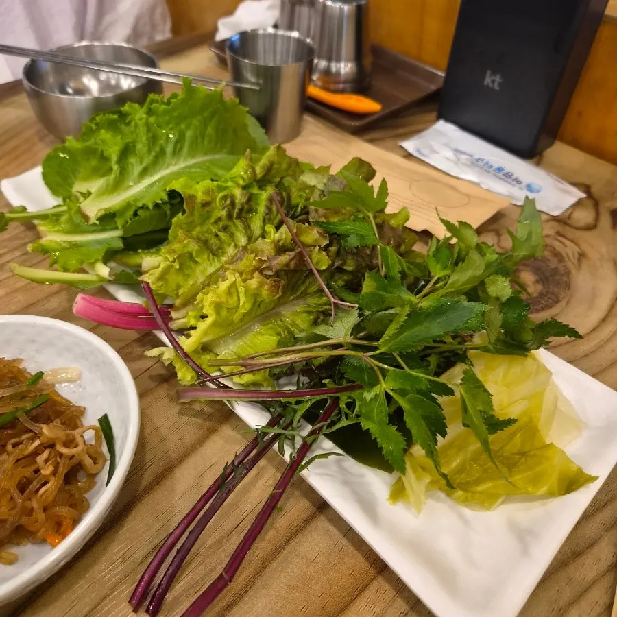 Steamed cabbage wraps