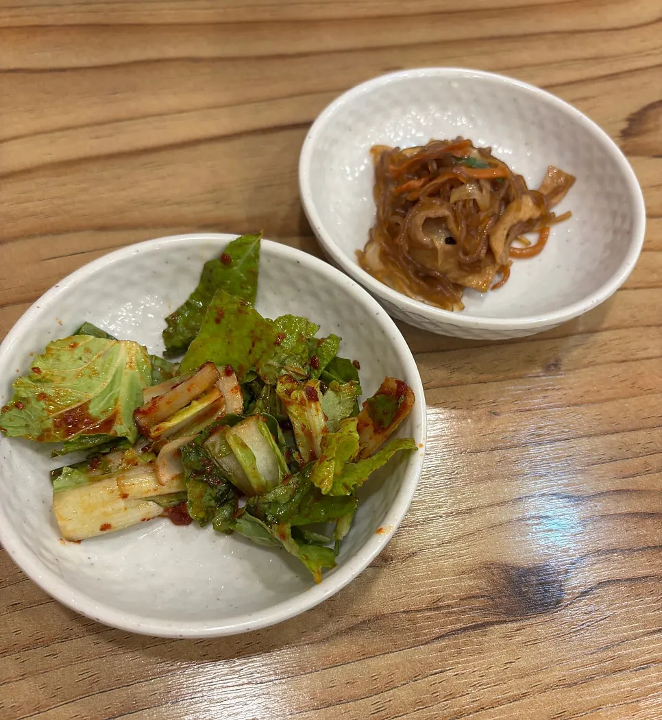 쌈 접시와 함께 나온 밑반찬