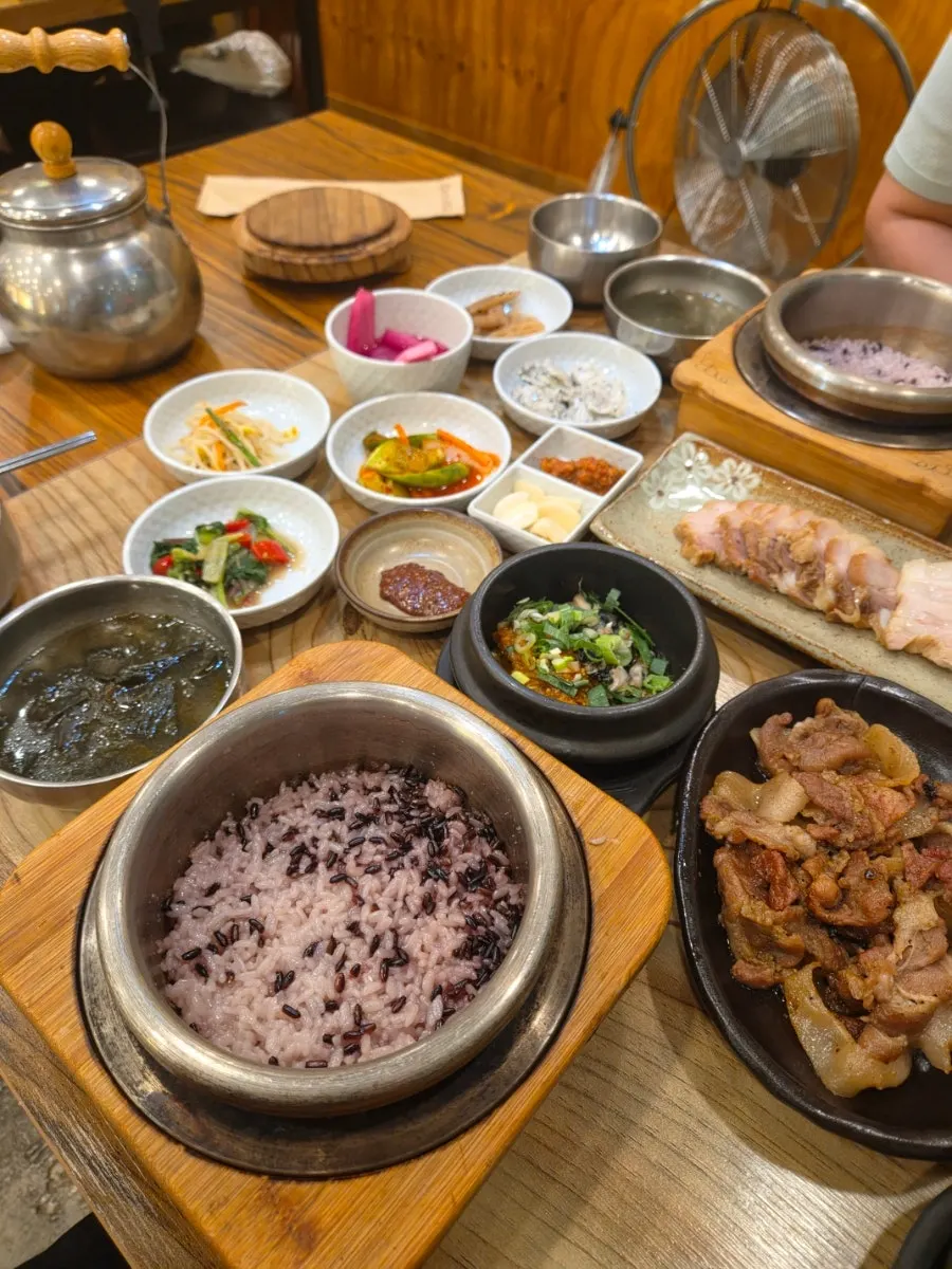 Using the restaurant self-serve bar