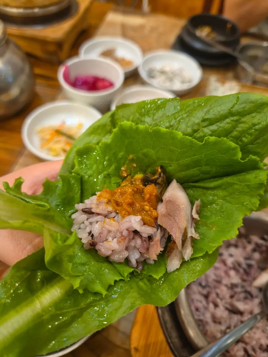 Group meal at Imga-ne Ureong Ssambap near Palgongsan in Daegu