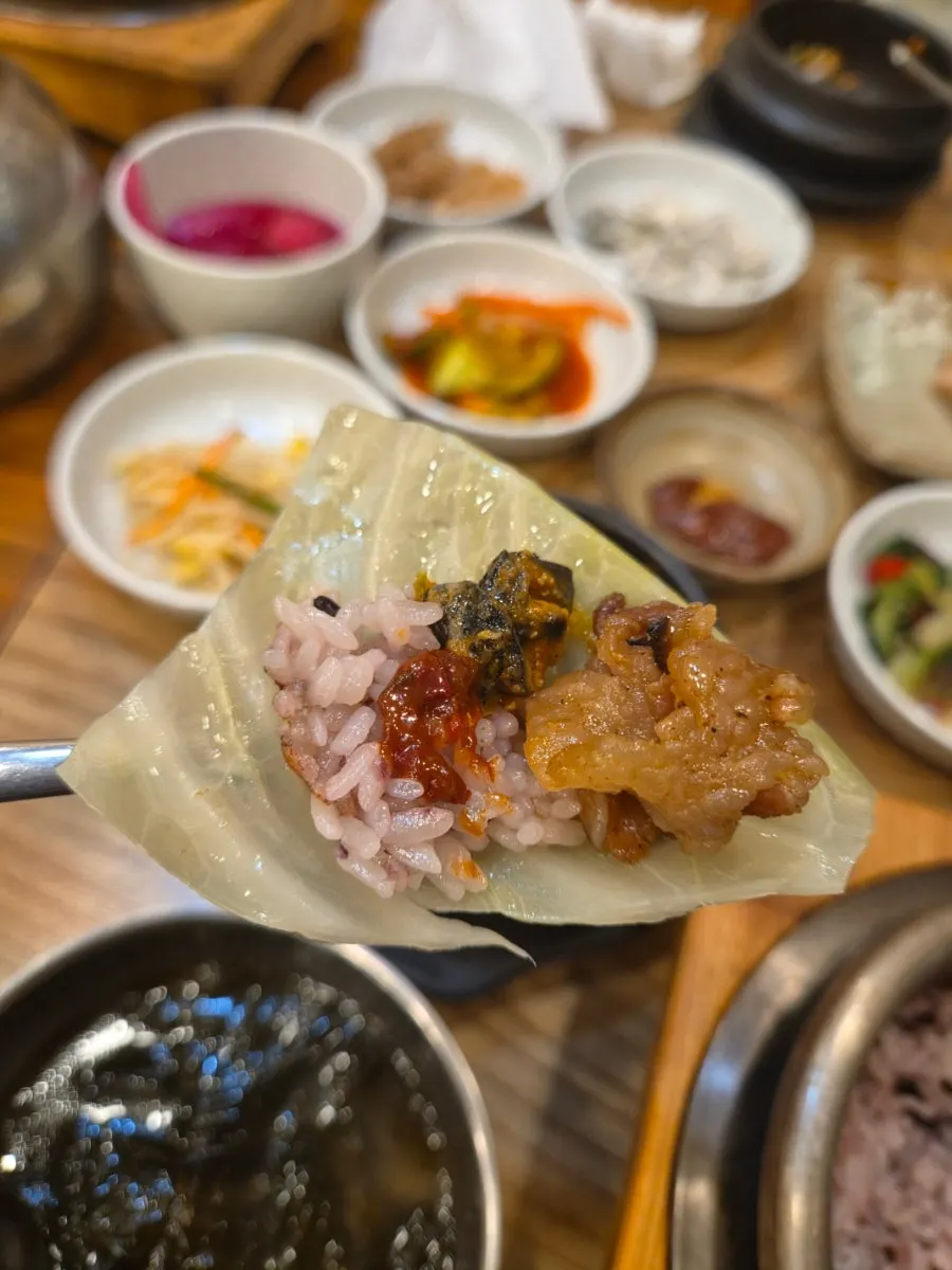 Wrap vegetables and freshwater-snail ssamjang