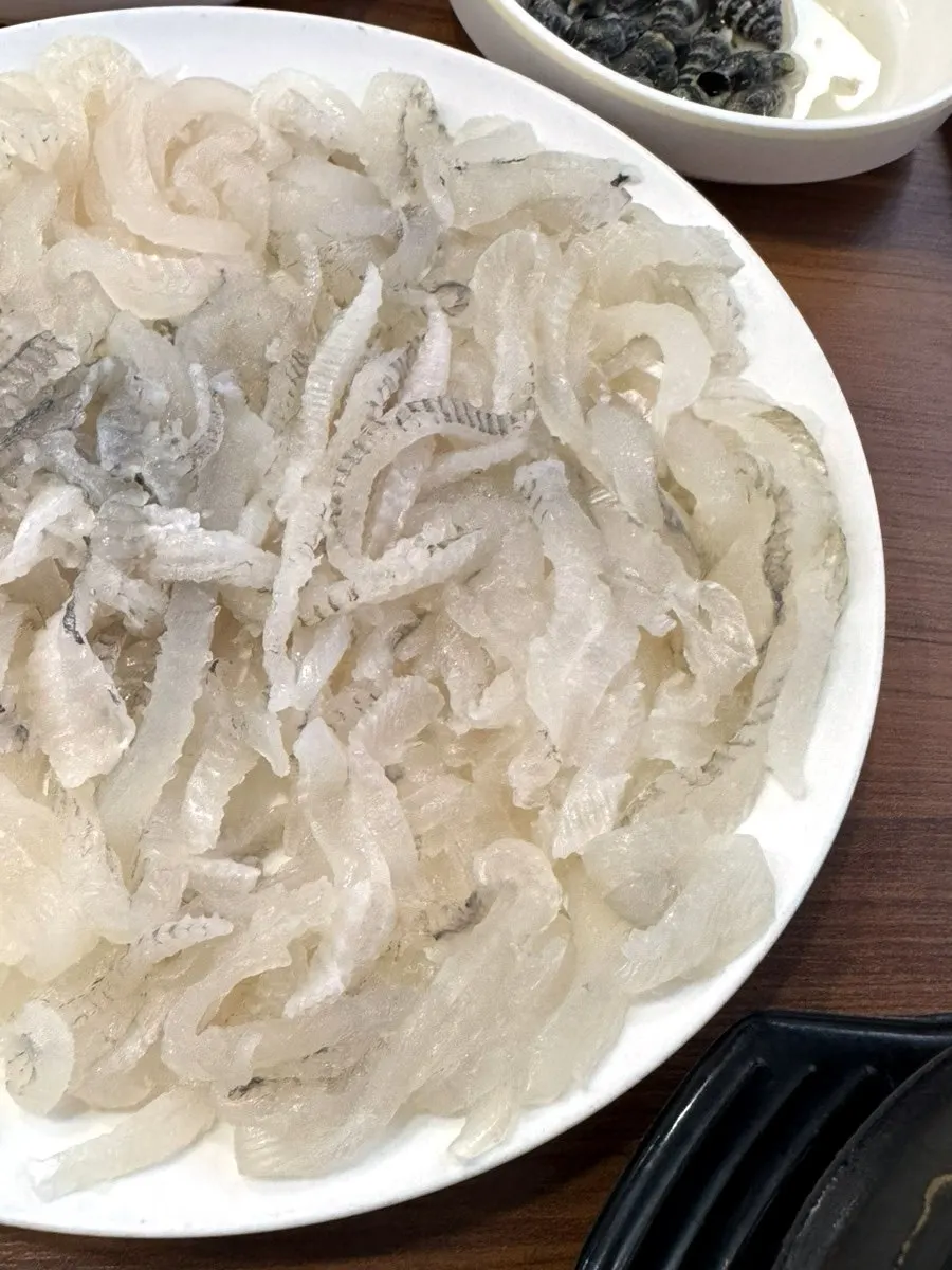 세꼬시로 썬 가자미회