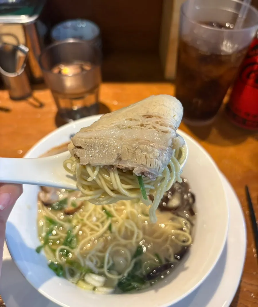 Extra-chashu ramen and yakigyoza at Ryusenso Beomeo Branch near Suseong-gu Office in Daegu