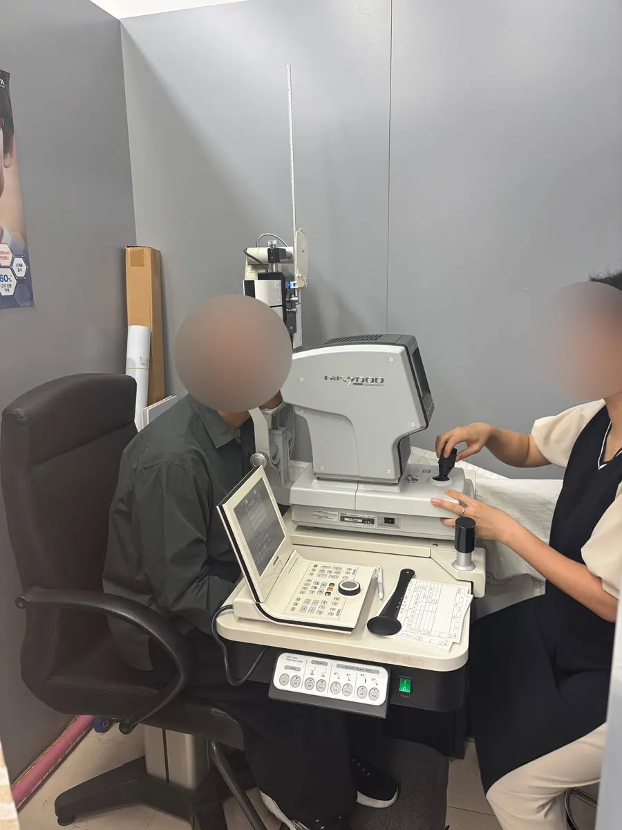 매장 안쪽에 마련된 시력 검사실