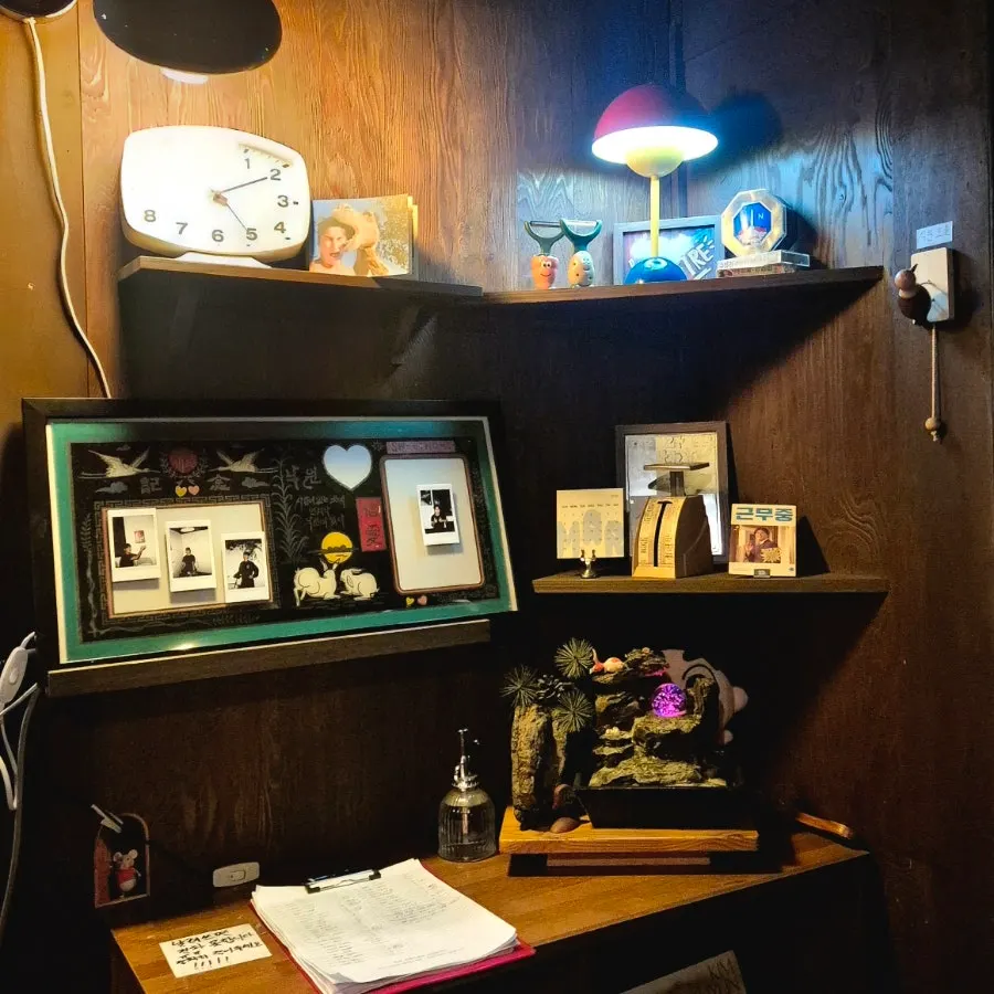 Hanok bar interior with a note-writing area