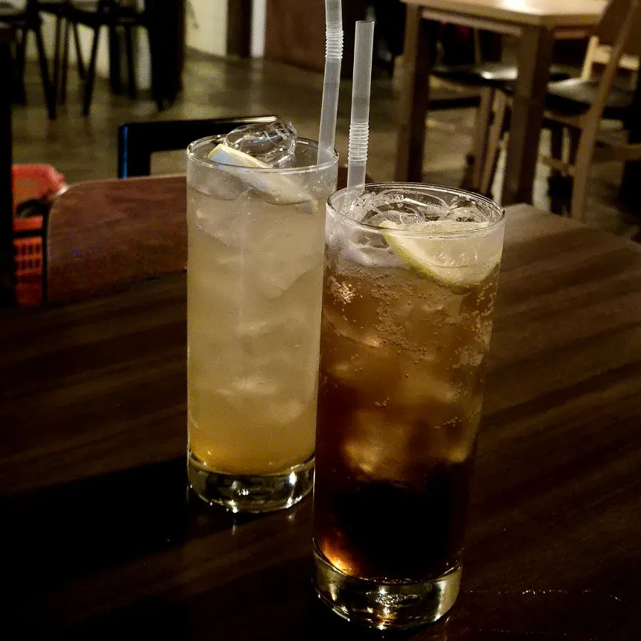 Lemon and Earl Grey highballs on the table
