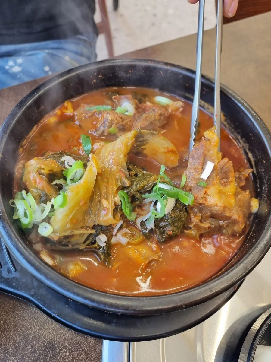 상화로 샘솔감자탕 입구 모습