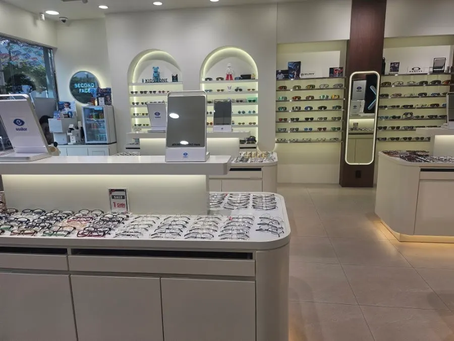 MOSCOT eyeglass frames
