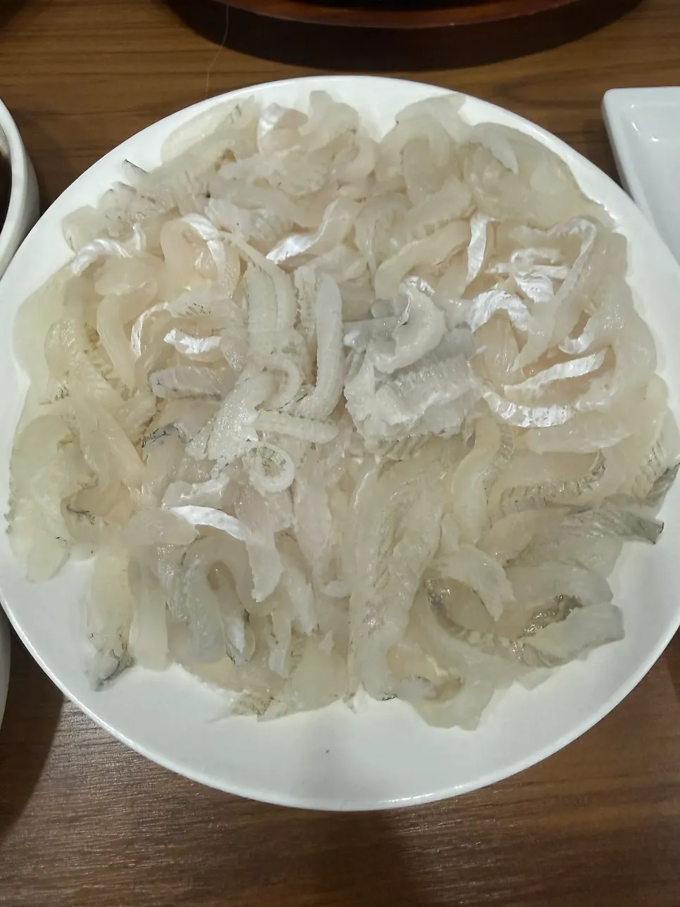 세꼬시와 일반 회 반반으로 나온 참가자미