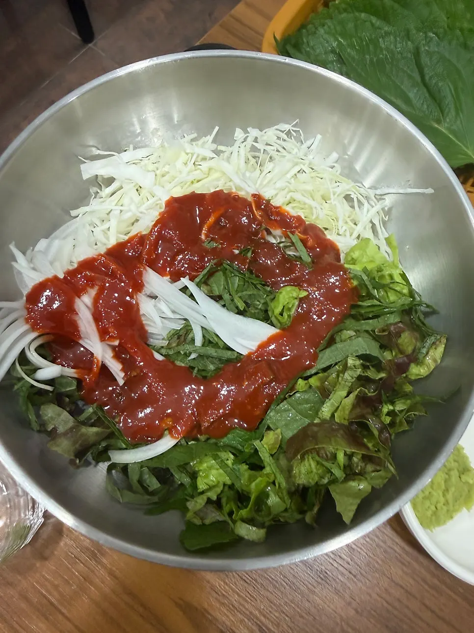 막장과 간장 와사비를 곁들인 가자미회