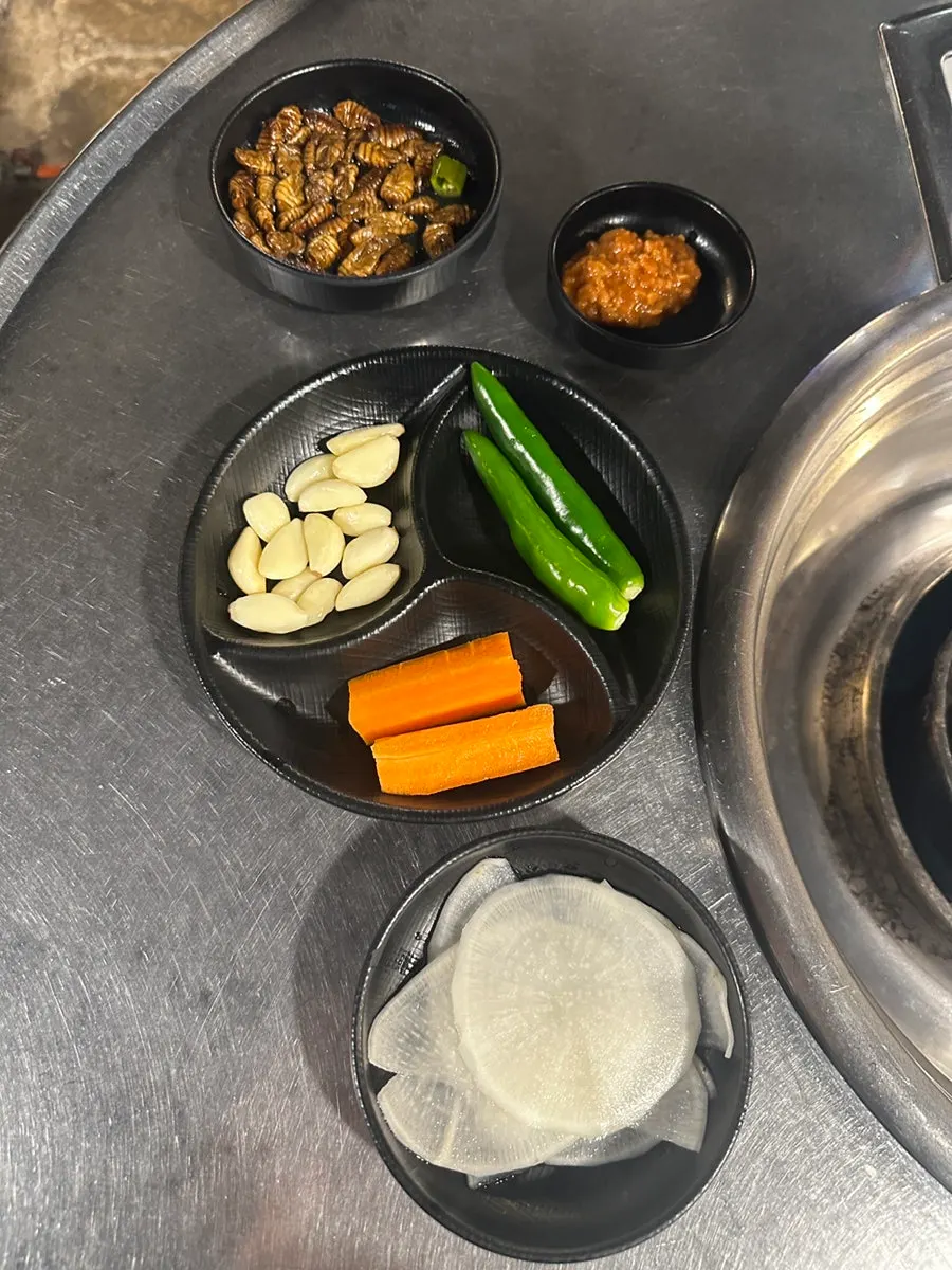한우소막창과 무뼈닭발 주문 메뉴