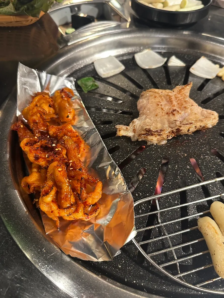 매콤달콤한 양념의 무뼈닭발