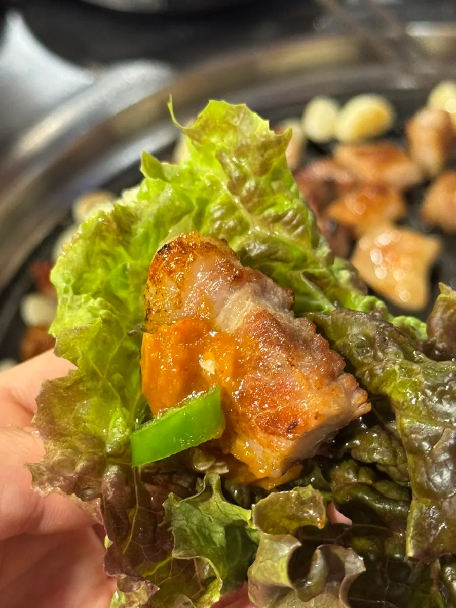 잘 익은 막창 한 점