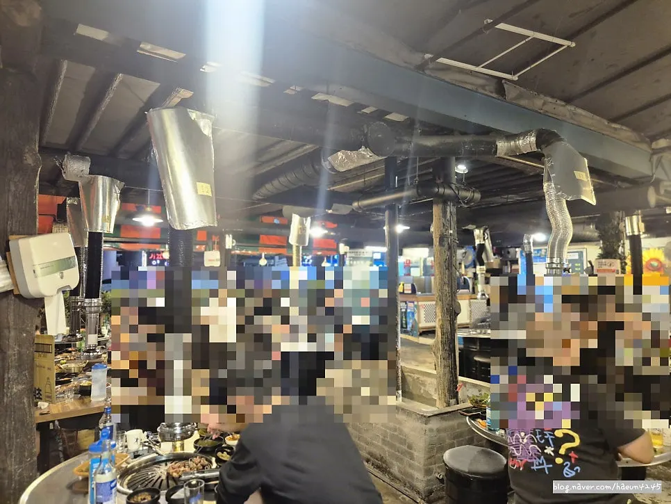 Evening view of Daraewon Makchang's storefront