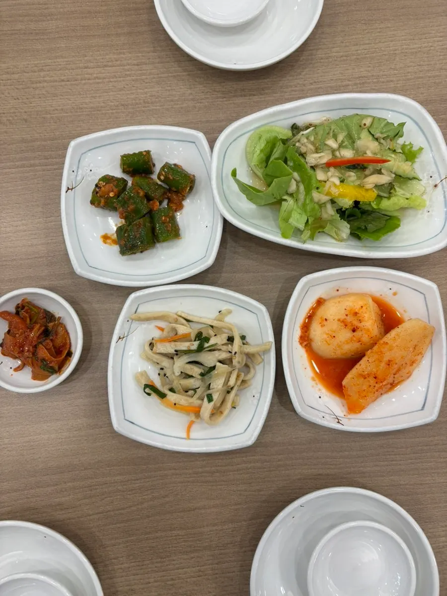 테이블 키오스크와 메뉴판
