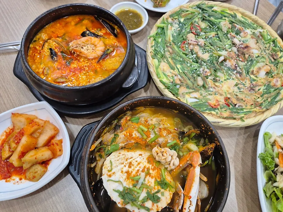 대구 성서 모다아울렛 신영웅청국장해물뚝배기 상차림