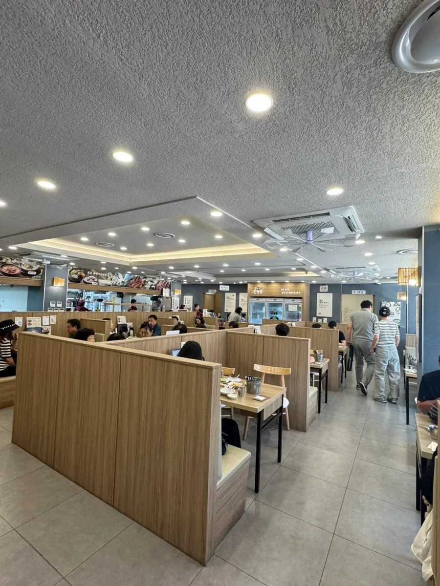 Parking space and entrance area in front of the restaurant