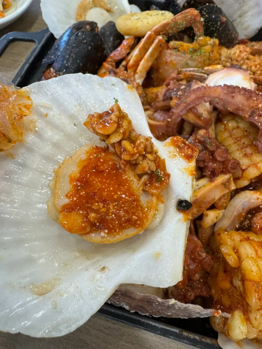 Seasoned shrimp and scallops