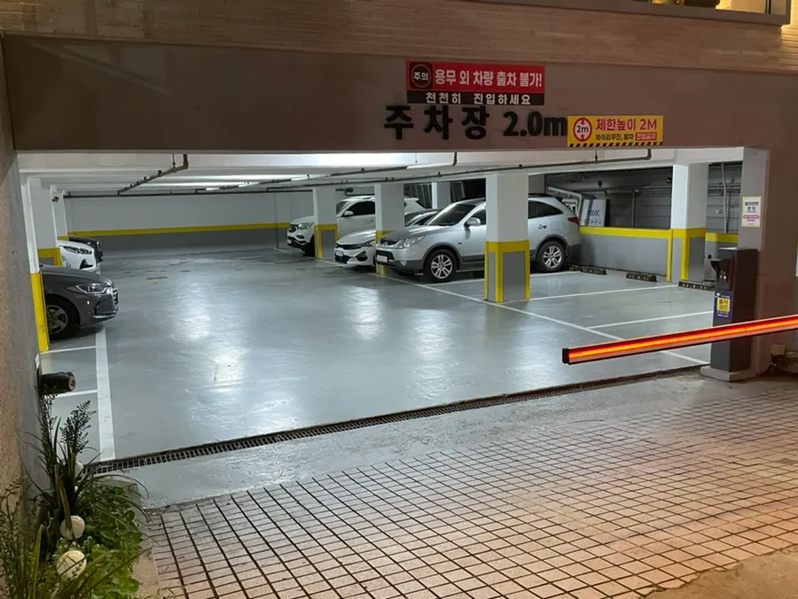 Dedicated visitor parking at Gankeun Galbi Seongseo Branch