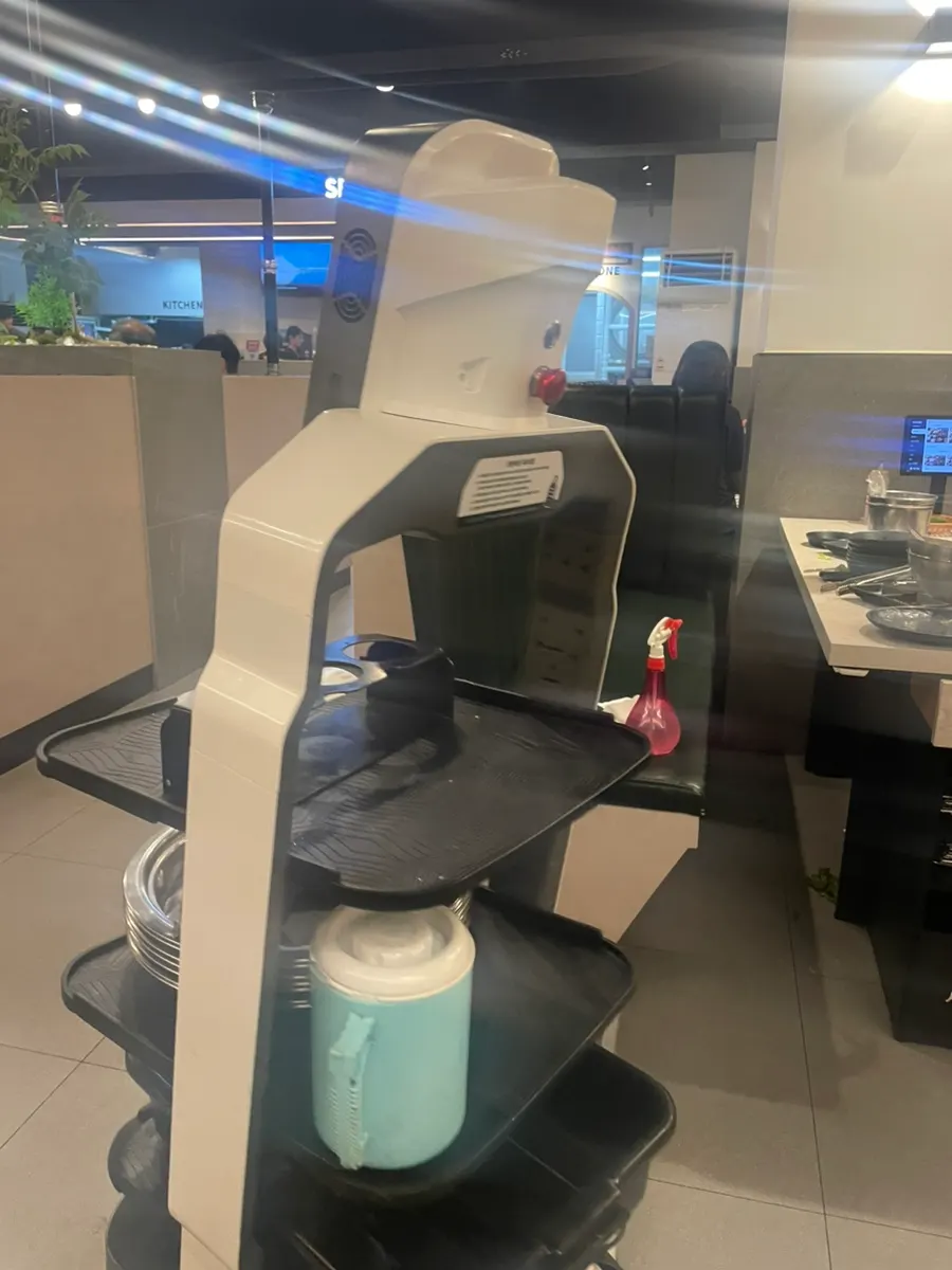 Robot delivery service for meal dishes at Gankeun Galbi