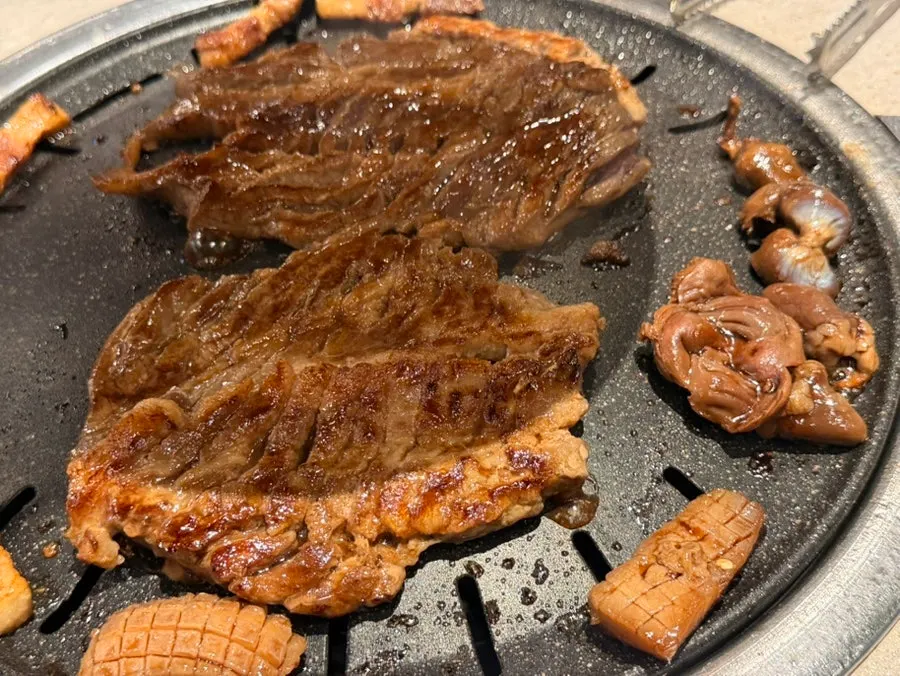 Pork belly with onion sauce