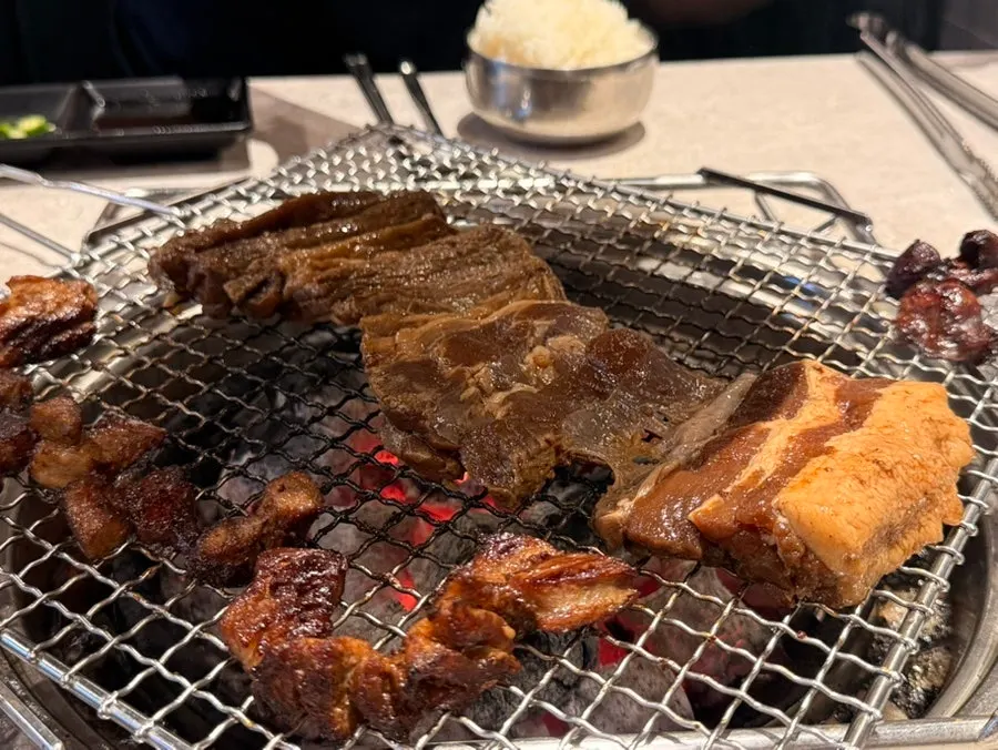 Unlimited-refill pork belly meal