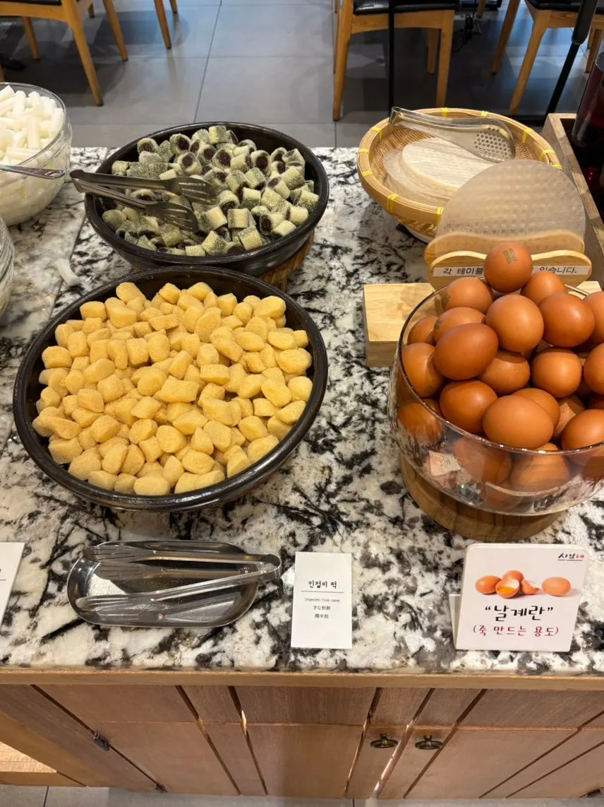 Sweet crispy chicken and buckwheat soba side dishes