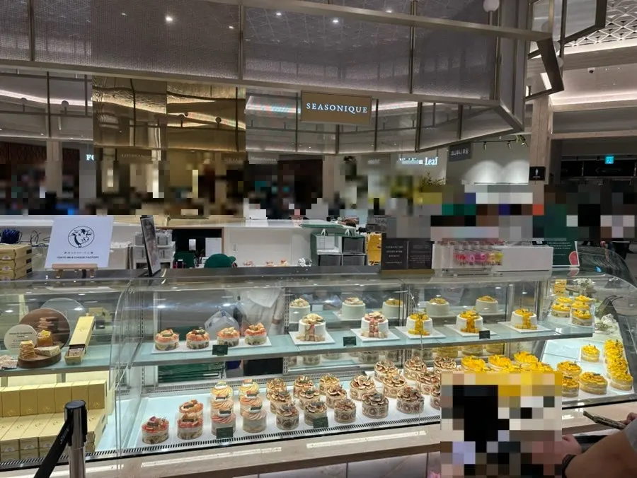 Storefront of Siznique Shinsegae Department Store Daegu Branch