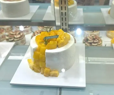 Close-up of Siznique's fig cake