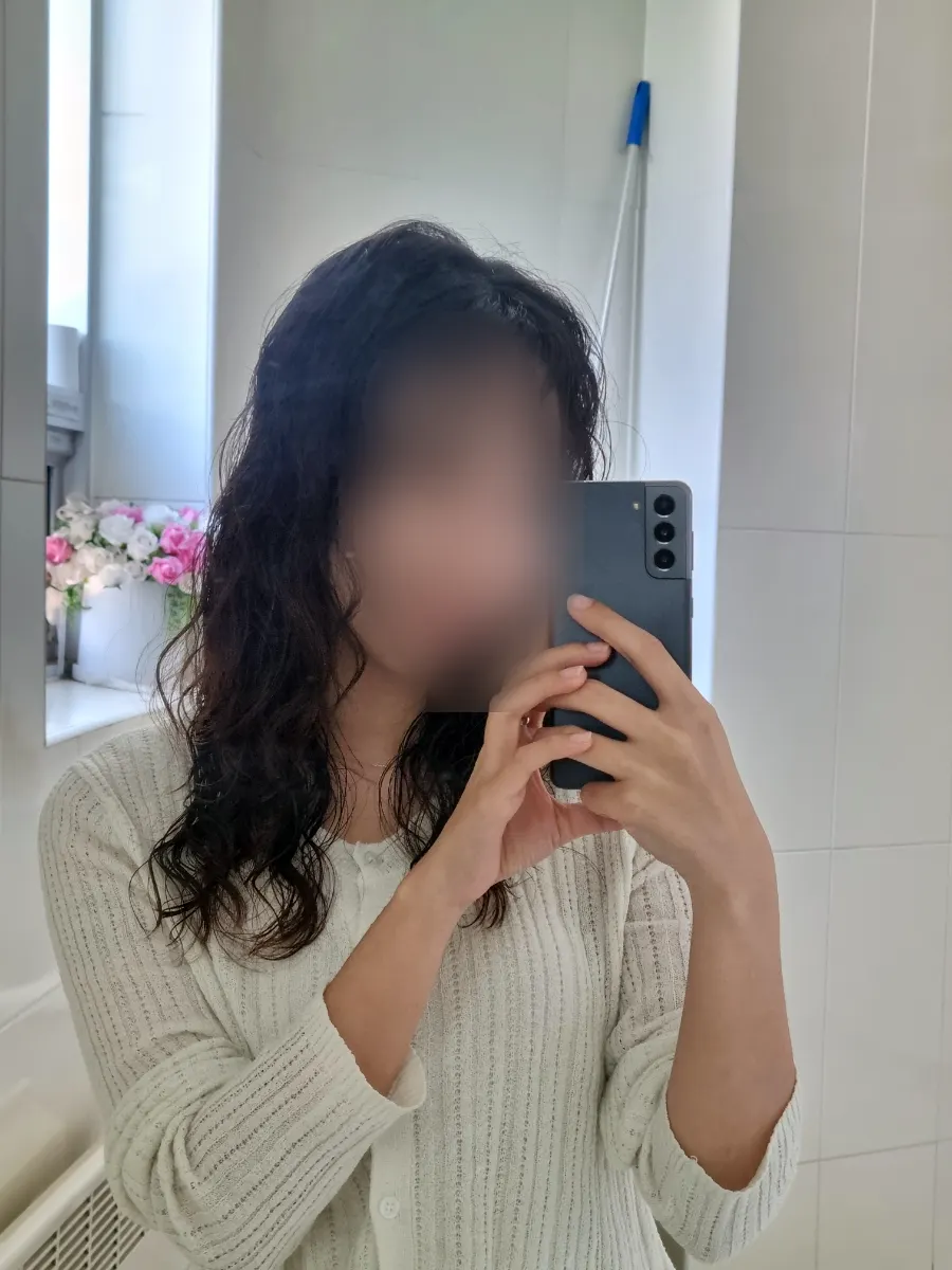 완성된 굵은 히피펌 컬과 볼륨