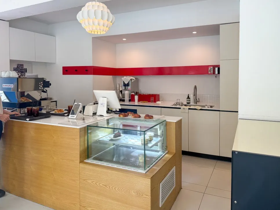 The counter area on Baut's first floor