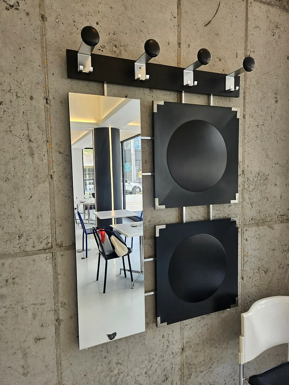 Tables and decor inside Baut café