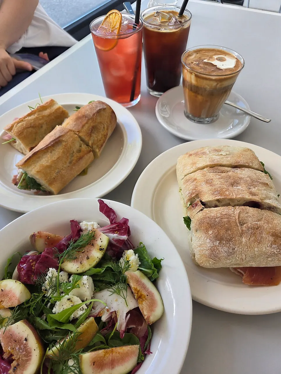 Season salad and drink at Baut