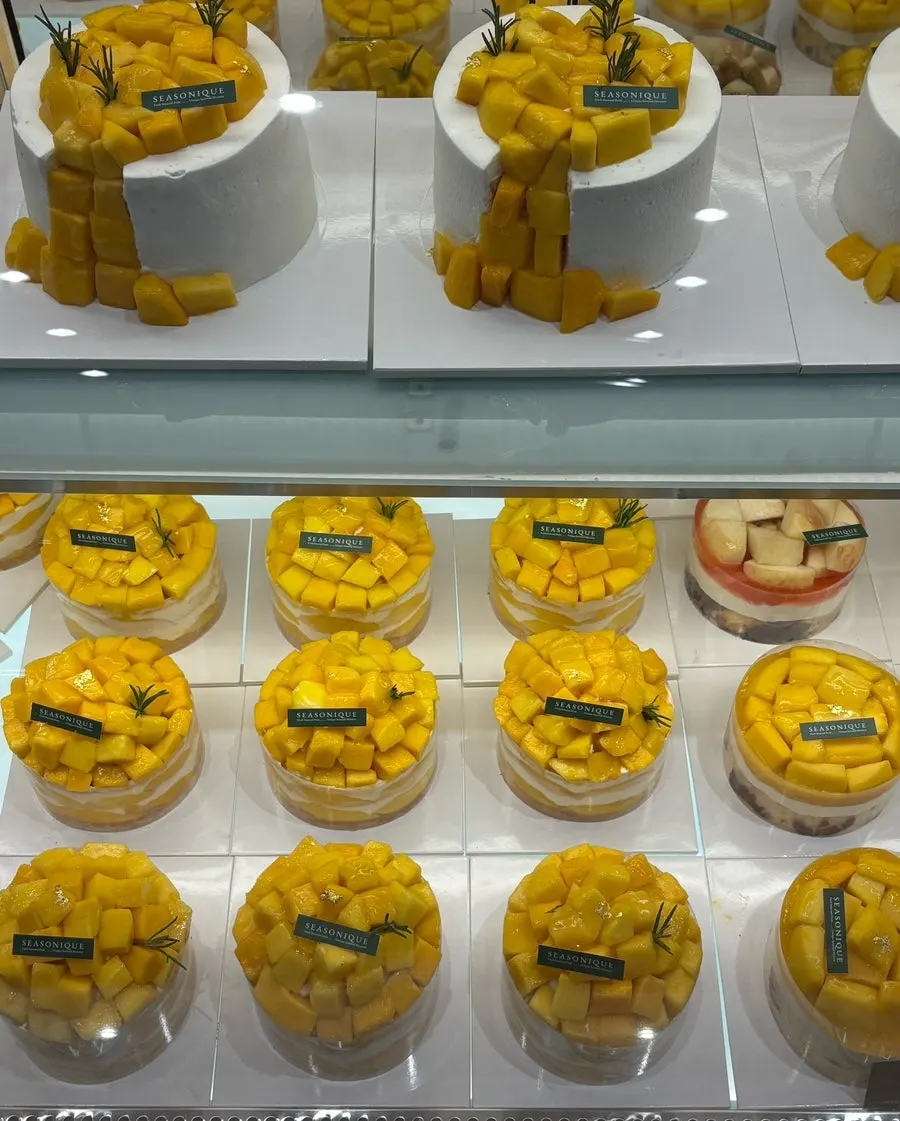 Mango Cream Basque cake