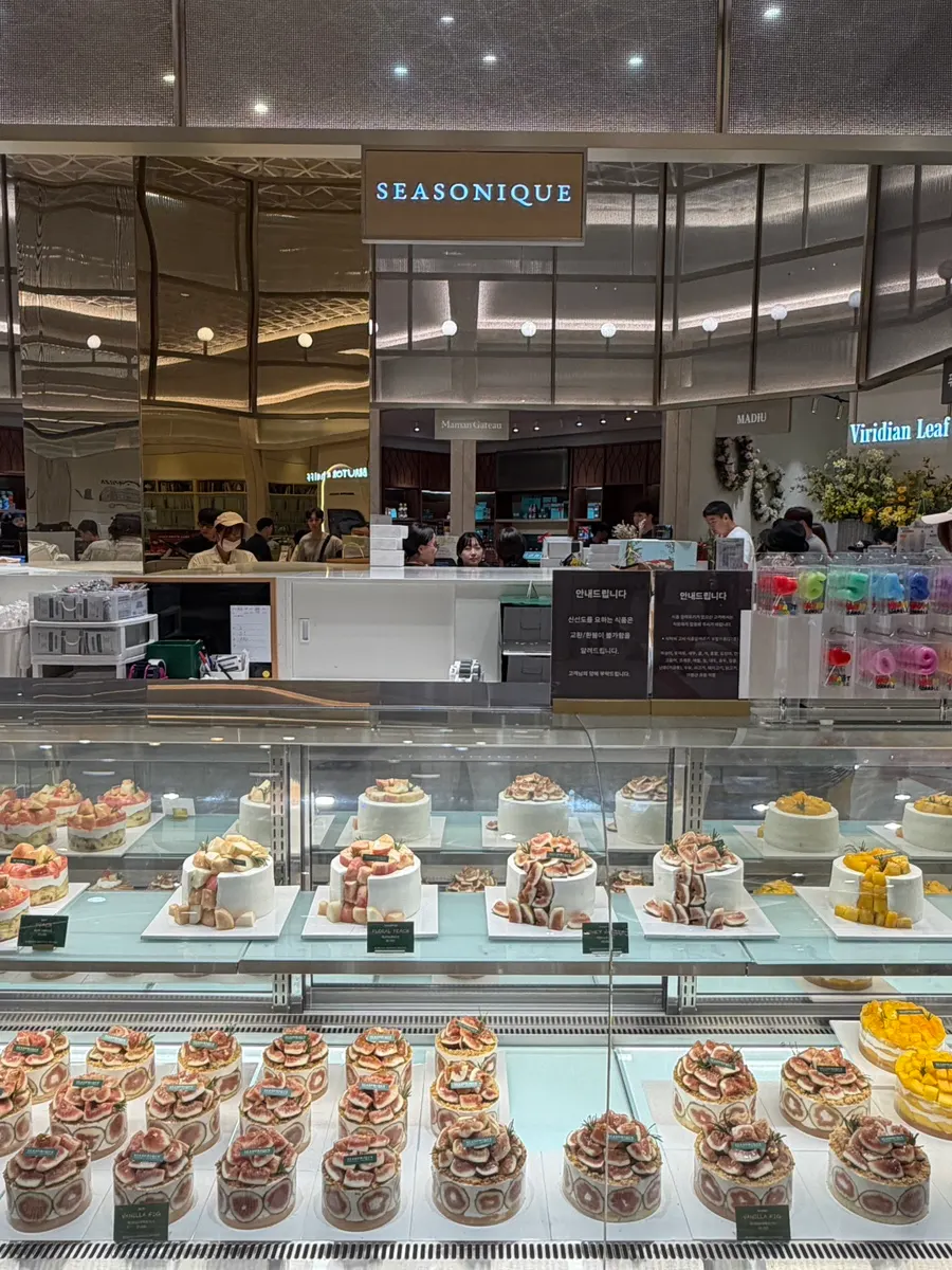 Siznique storefront in Sweet Park, basement level 1 of Shinsegae Department Store Daegu