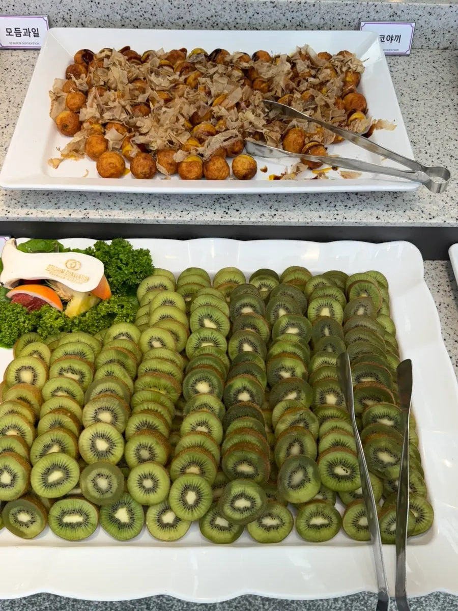 족발과 토마토 카프레제